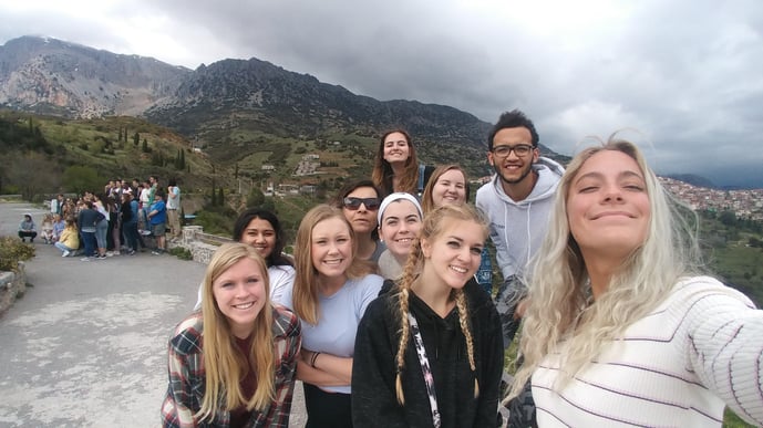 SP19_Semester-in-Greece-Hellenic-American-University_Alexis-Ingebretsen_University-of-Wisconsin-Milwaukee_most-of-our-CISAbroad-group-on-our-day-trip-to-Delphi